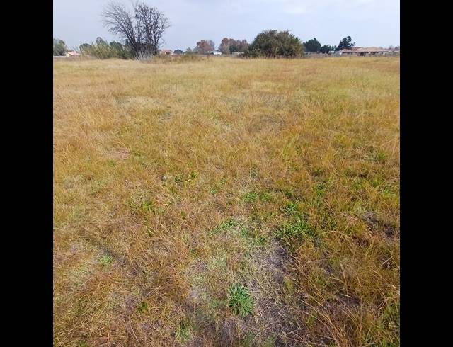 2,000M² VACANT LAND FOR SALE IN KOOKRUS